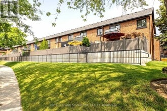 51 Broadfield Dr in Toronto, ON - Building Photo - Building Photo