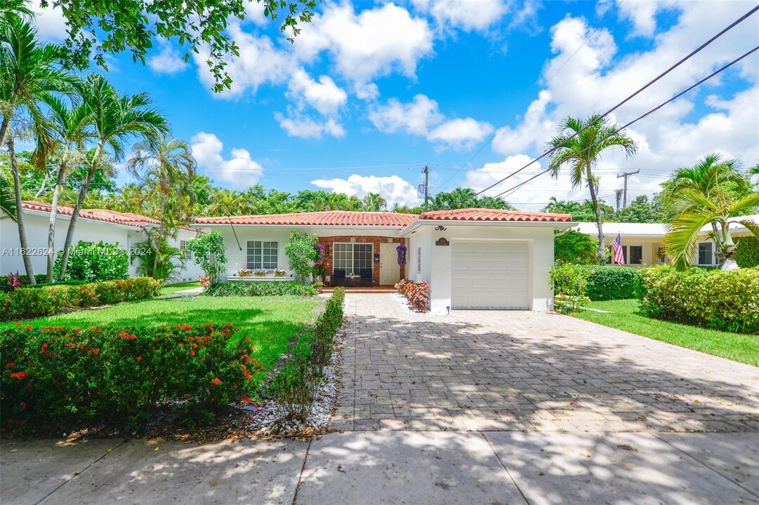 1714 Costado St in Coral Gables, FL - Building Photo