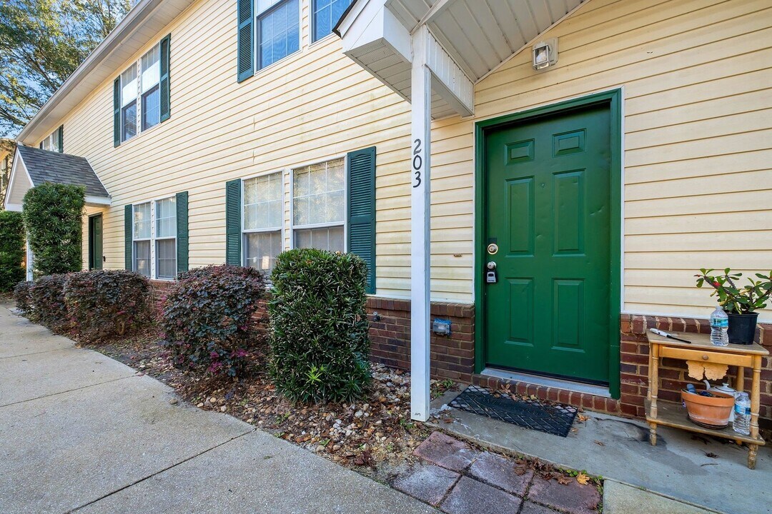 2520 Graves Rd in Tallahassee, FL - Building Photo