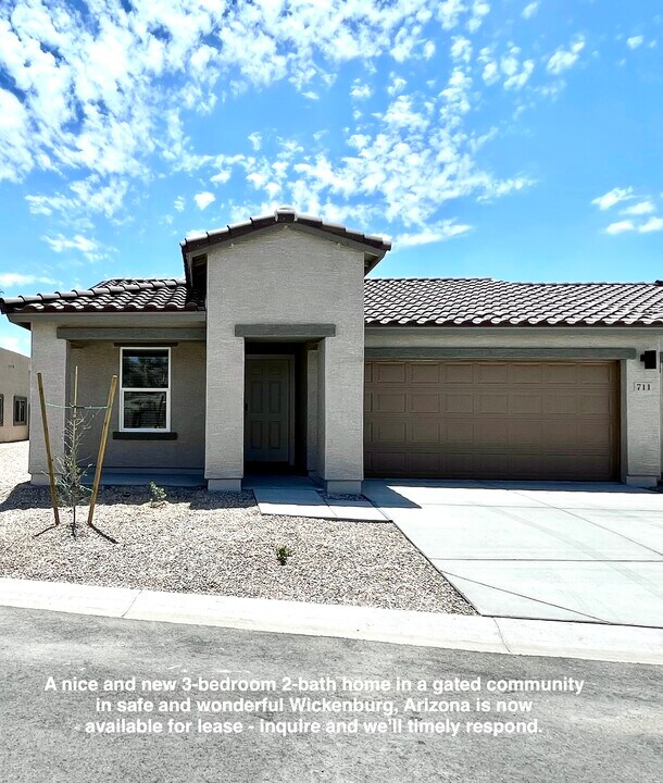 711 Dylan Ct in Wickenburg, AZ - Building Photo