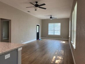435 Dunning Ave in San Antonio, TX - Building Photo - Building Photo