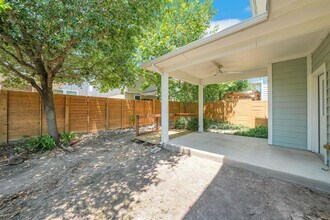 7408 Brynner St in Austin, TX - Foto de edificio - Building Photo