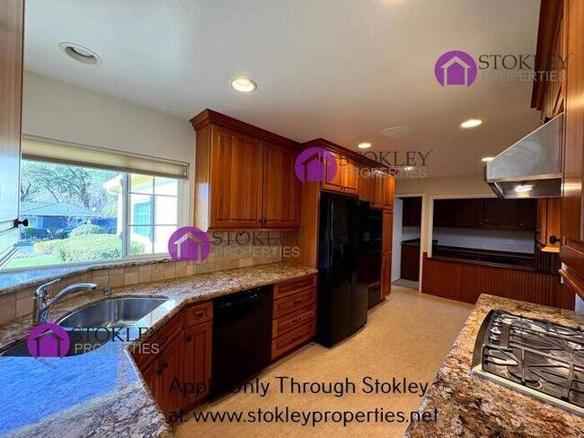 1130 Laurel Dr in Lafayette, CA - Building Photo - Building Photo