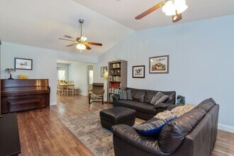 511 Oak Ave in Niceville, FL - Building Photo - Building Photo