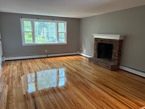 35 Clipper Way in Bristol, RI - Building Photo - Building Photo