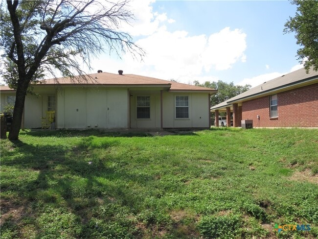 property at 1623 Pontotoc Trce