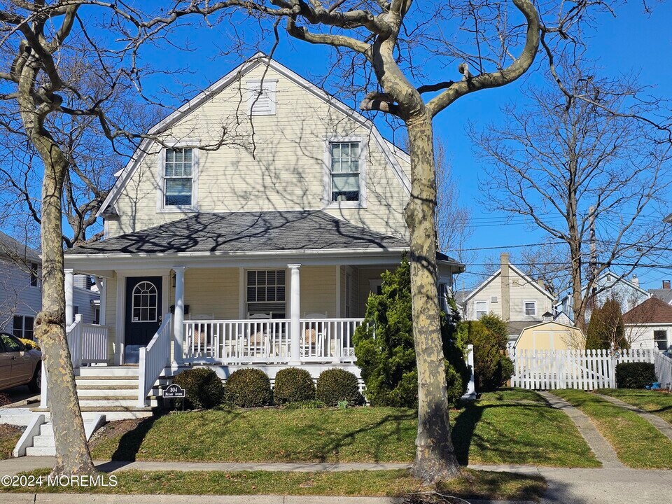 304 McCabe Ave in Bradley Beach, NJ - Foto de edificio