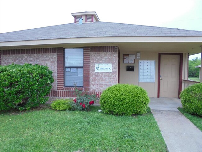 1000 League St S in Sulphur Springs, TX - Building Photo - Building Photo