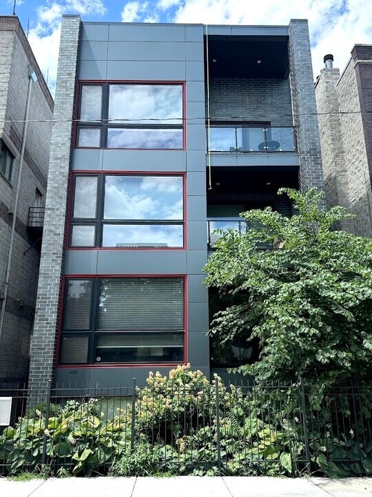 1020 N Marshfield Ave in Chicago, IL - Foto de edificio