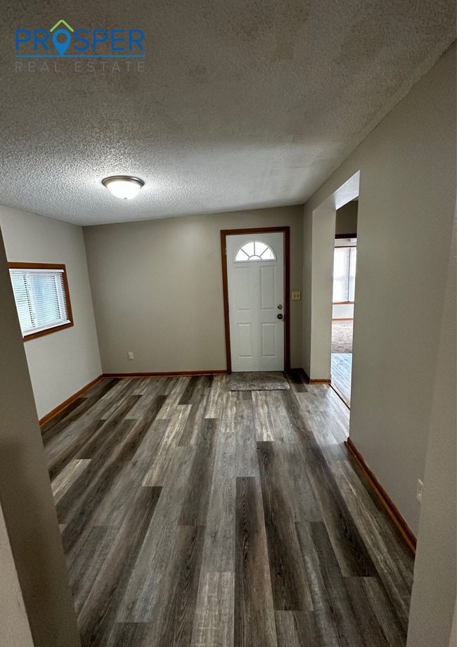 1402 Omaha St in Eau Claire, WI - Foto de edificio - Building Photo