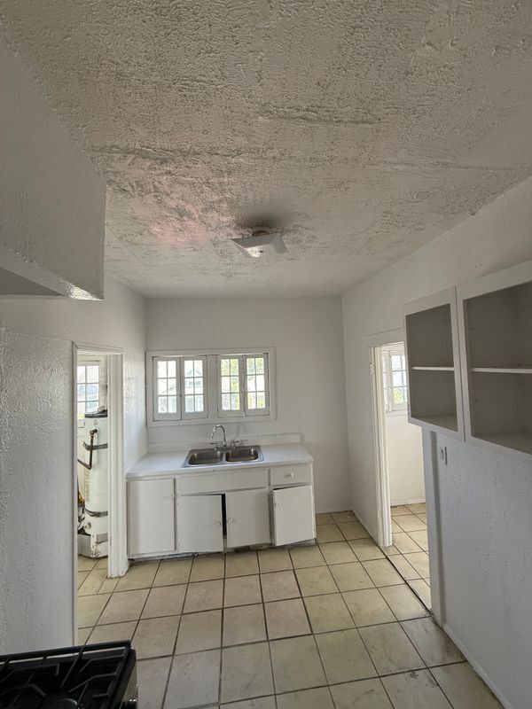 116 S Mathews St in Los Angeles, CA - Building Photo - Building Photo