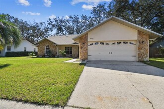 9142 Brooker Dr, Unit 2101 in New Port Richey, FL - Foto de edificio - Building Photo