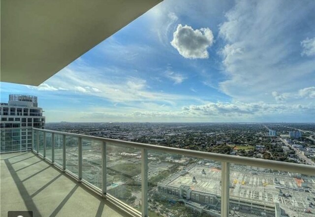 3470 E Coast Ave, Unit PH203 in Miami, FL - Building Photo - Building Photo