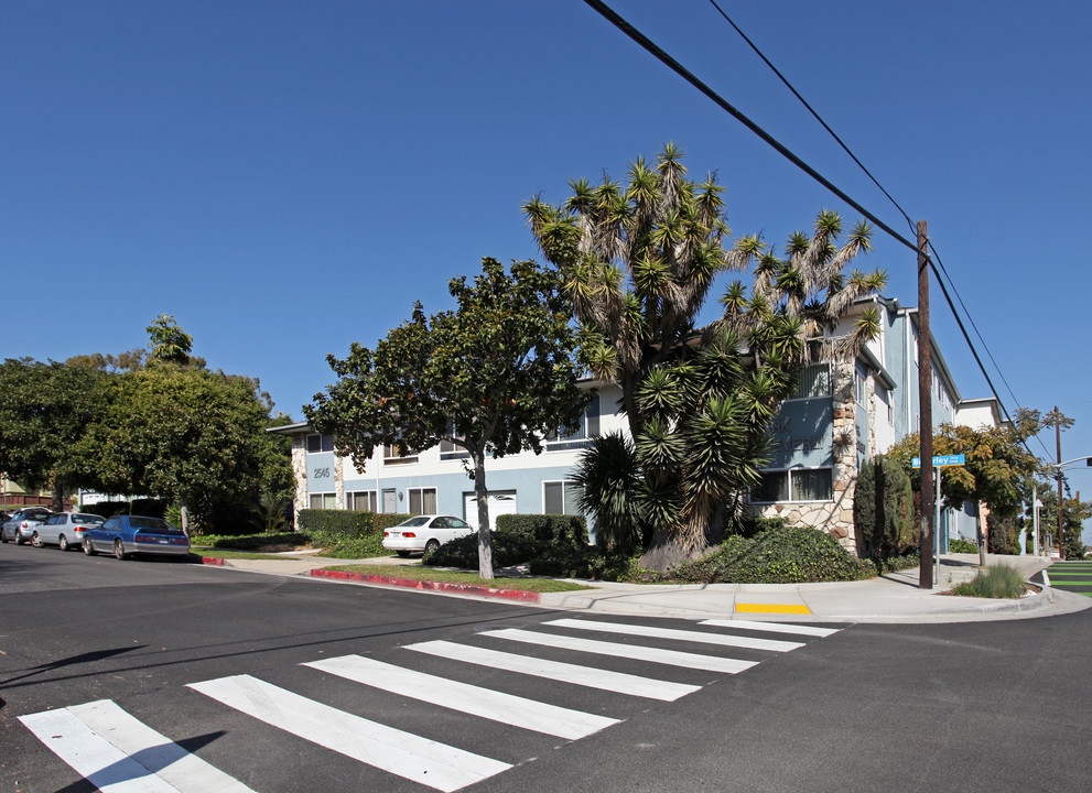 Park Beverly in Santa Monica, CA - Building Photo