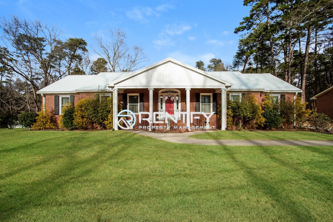 606 Milford Hills Rd in Salisbury, NC - Building Photo