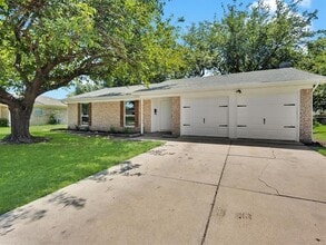 705 Sue Ann Ln in Burleson, TX - Building Photo - Building Photo