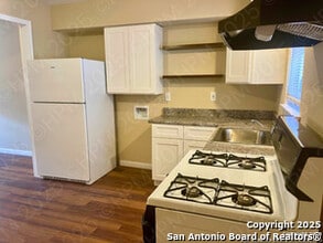 813 John Adams Dr in San Antonio, TX - Building Photo - Building Photo