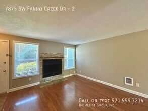 7875 SW Fanno Creek Dr in Tigard, OR - Building Photo - Building Photo