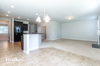 11231 Dobbins Dr in Fishers, IN - Foto de edificio - Building Photo