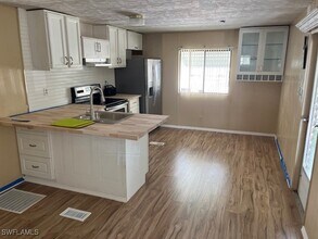 2035-2035 Seagrape Ct in Naples, FL - Building Photo - Building Photo