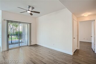 9050 W Warm Springs Rd in Las Vegas, NV - Building Photo - Building Photo