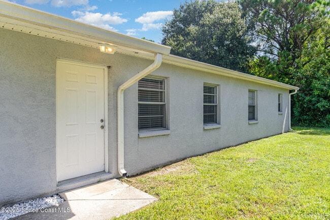 317 Sun Dial Ct in Cocoa, FL - Building Photo - Building Photo