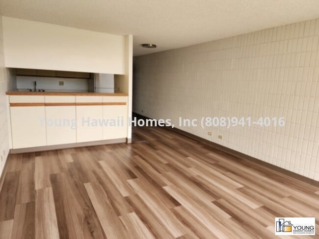 855 Makahiki Way in Honolulu, HI - Building Photo - Building Photo
