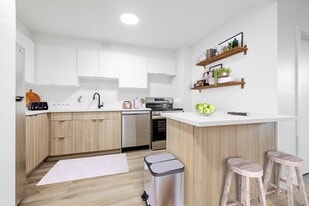 Park Vista Apartments in Toronto, ON - Building Photo