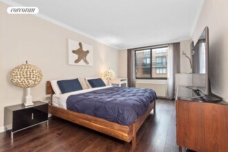 2 S End Ave in New York, NY - Building Photo - Building Photo