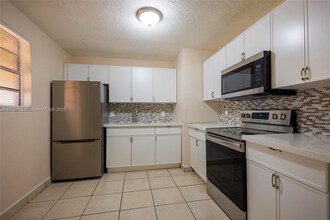 121 SW 12th Ave-Unit -123 in Delray Beach, FL - Building Photo - Building Photo