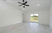 977 Eisenhower Blvd in Lehigh Acres, FL - Building Photo - Building Photo