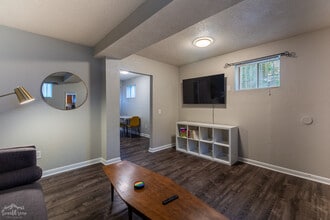 1579 W Maple Ave, Unit #2 in Denver, CO - Building Photo - Building Photo