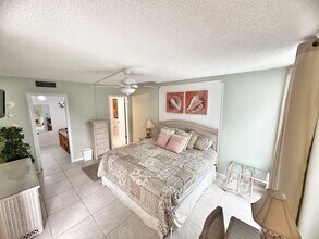 3492 NE Causeway Blvd in Jensen Beach, FL - Foto de edificio - Building Photo