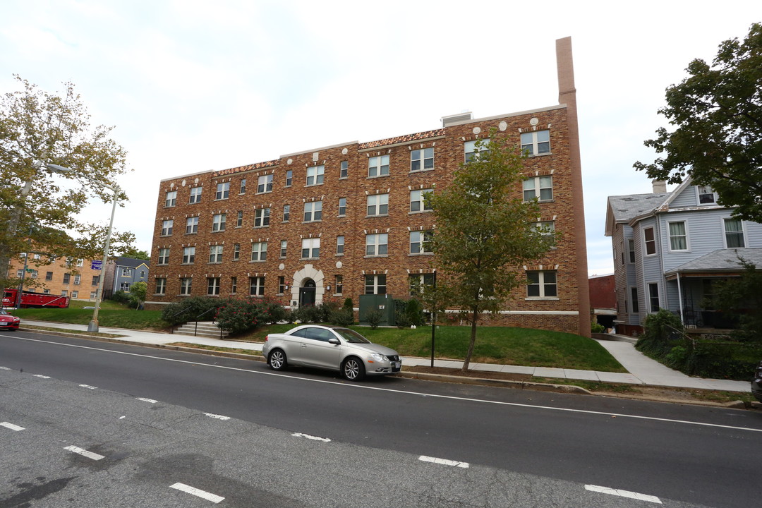 1831 2nd St NE in Washington, DC - Building Photo