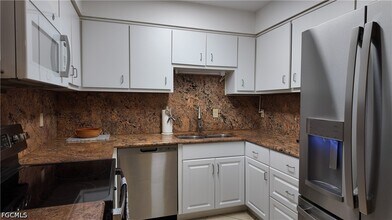 509 Roma Ct in Naples, FL - Building Photo - Building Photo