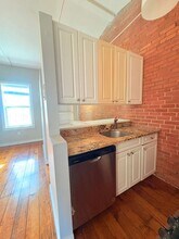 604 Chapel St, Unit 1 in New Haven, CT - Foto de edificio - Building Photo