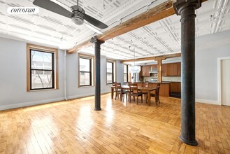 325 W 16th St in New York, NY - Building Photo - Building Photo