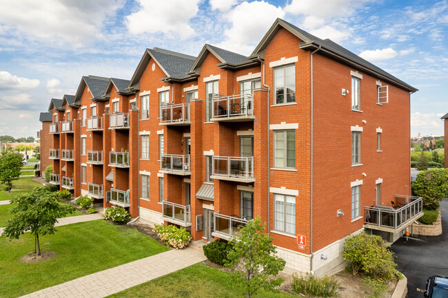 14261 Cavendish Boul in Montréal, QC - Building Photo - Building Photo