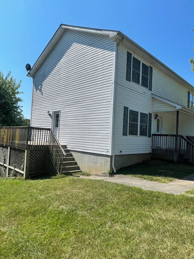 3332 Yellow Sulphur Rd in Blacksburg, VA - Building Photo - Building Photo