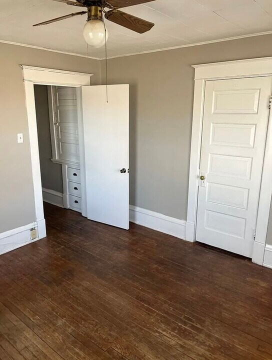 1043 5th Ave SE in Cedar Rapids, IA - Building Photo