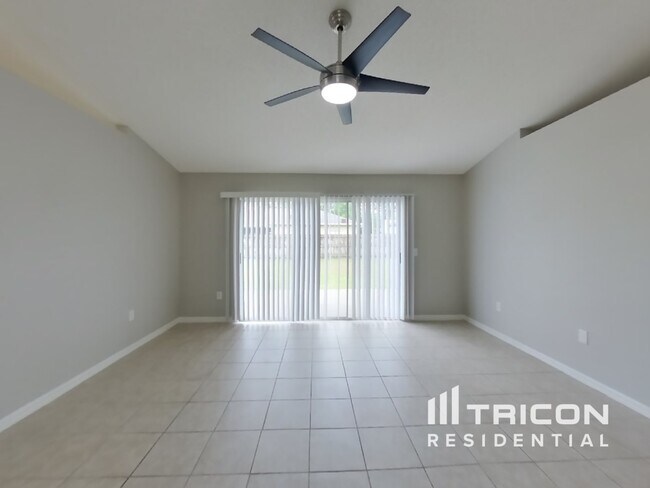 16 Burning Ember Ln in Palm Coast, FL - Building Photo - Building Photo