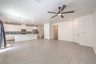 219 Cordelia Cove Ave in Henderson, NV - Building Photo - Building Photo
