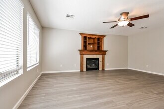 9589 Gatesville Ave in Las Vegas, NV - Building Photo - Building Photo