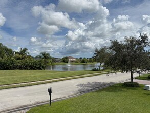 1203 Scarlet Oak Cir in Vero Beach, FL - Building Photo - Building Photo