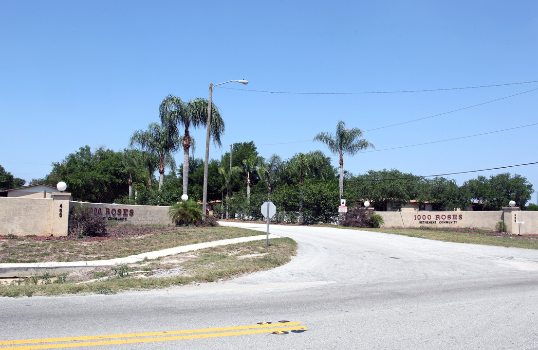 1000 Roses Retirement Community in Lake Wales, FL - Building Photo