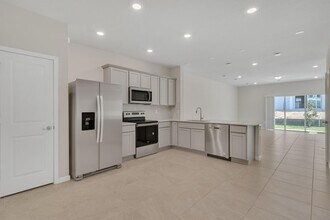 2607 Winsome Wy, Unit 043C in Davenport, FL - Building Photo - Building Photo