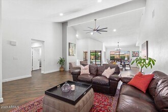 10628 E Cinnabar Ave in Scottsdale, AZ - Building Photo - Building Photo