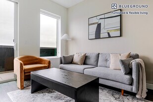 100 N Addison Ave, Unit SI FL6-ID1277 in Elmhurst, IL - Building Photo