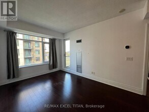 111 Upper Duke Crescent in Markham, ON - Building Photo - Building Photo