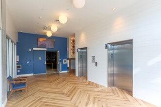 Alvarado Park - 55+ Senior Housing in San Jose, CA - Foto de edificio - Interior Photo